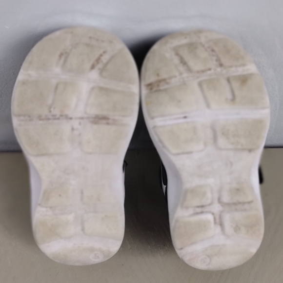 Athletic Works Shoes - Picture 5 of 9